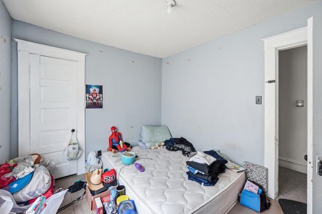 127 N Kinney, Angola, IN 46703