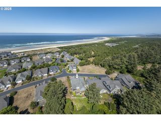 5635 Sw ARBOR Dr, Newport, OR 97366