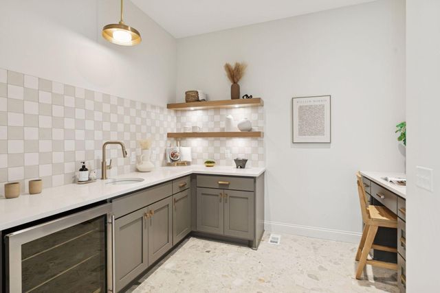 4715 Comstock Lane N, Plymouth, MN 55446