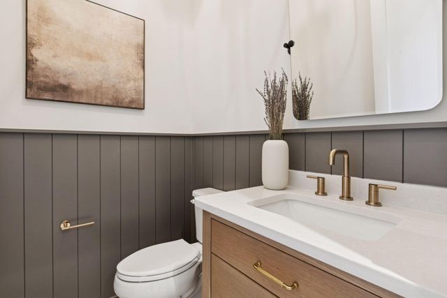 4715 Comstock Lane N, Plymouth, MN 55446