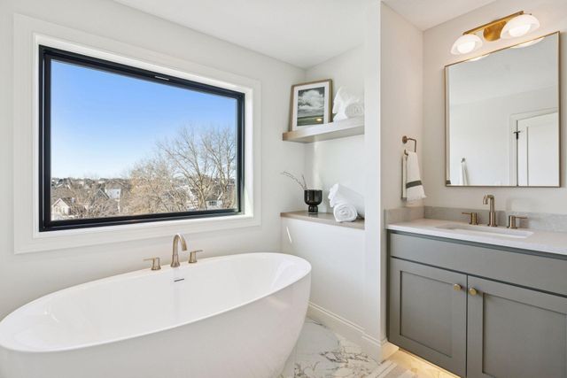 4715 Comstock Lane N, Plymouth, MN 55446