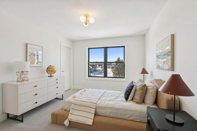 4715 Comstock Lane N, Plymouth, MN 55446