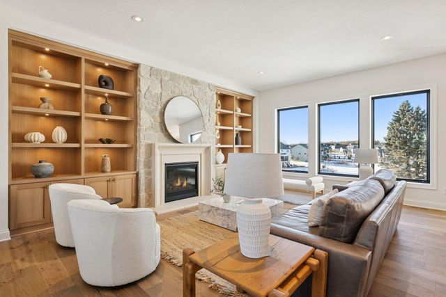 4715 Comstock Lane N, Plymouth, MN 55446