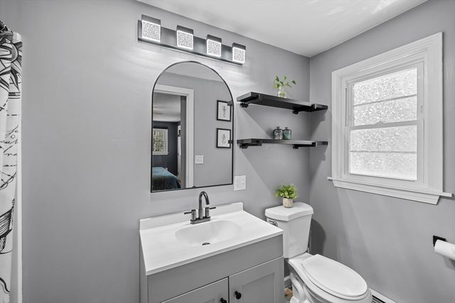 21 Dug Hill Rd, Holland, MA 01521