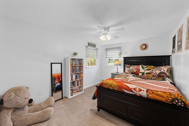 21 Dug Hill Rd, Holland, MA 01521