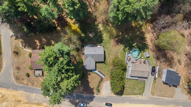 21 Dug Hill Rd, Holland, MA 01521