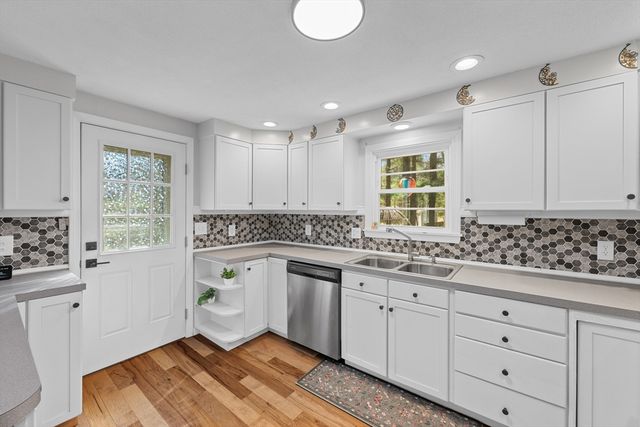 21 Dug Hill Rd, Holland, MA 01521