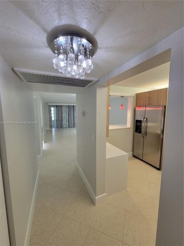 9440 SW 8th St 207, Boca Raton, FL 33428