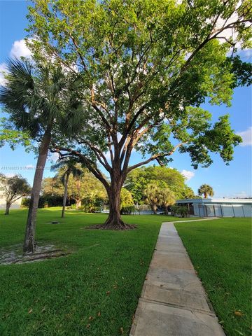 9440 SW 8th St 207, Boca Raton, FL 33428