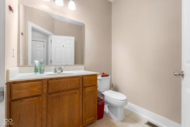 9598 W 300 S, Columbus, IN 47201