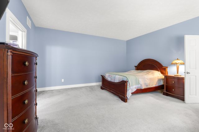 9598 W 300 S, Columbus, IN 47201