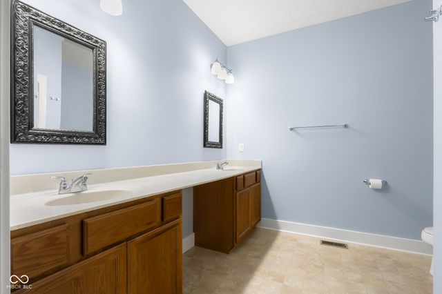9598 W 300 S, Columbus, IN 47201