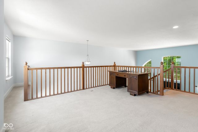 9598 W 300 S, Columbus, IN 47201