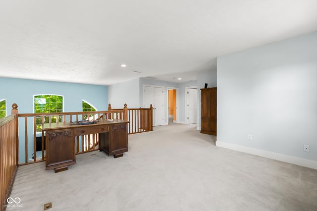 9598 W 300 S, Columbus, IN 47201