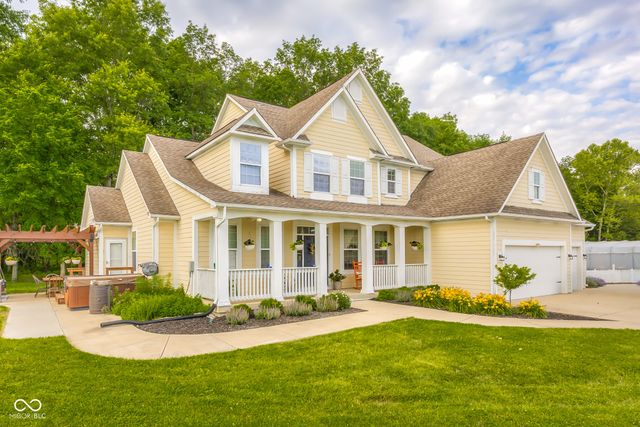 9598 W 300 S, Columbus, IN 47201
