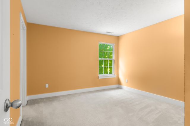 9598 W 300 S, Columbus, IN 47201