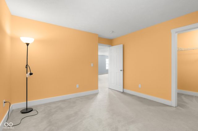 9598 W 300 S, Columbus, IN 47201