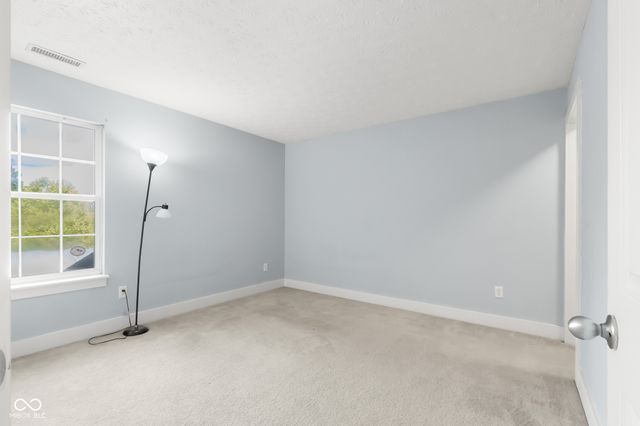 9598 W 300 S, Columbus, IN 47201