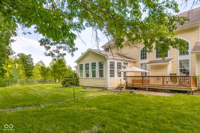 9598 W 300 S, Columbus, IN 47201