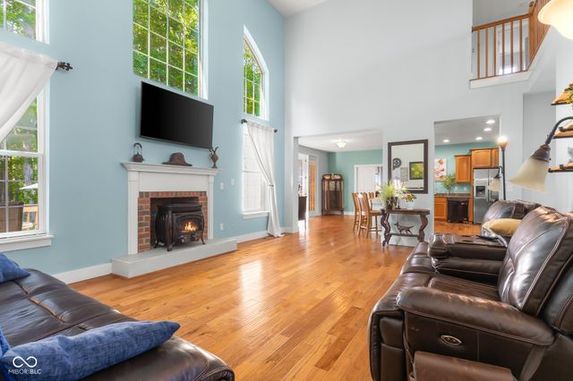 9598 W 300 S, Columbus, IN 47201