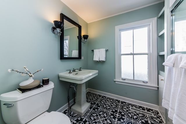 2118 Jackson Avenue, Evanston, IL 60201