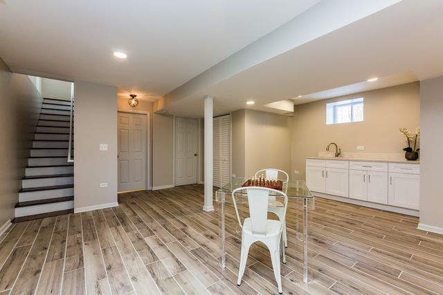 2118 Jackson Avenue, Evanston, IL 60201