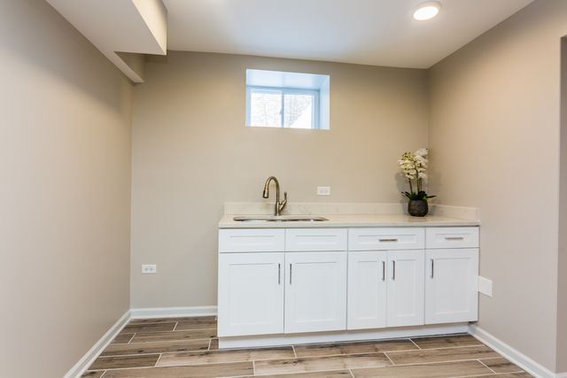 2118 Jackson Avenue, Evanston, IL 60201