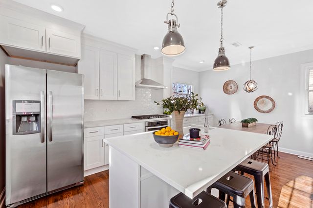 2118 Jackson Avenue, Evanston, IL 60201