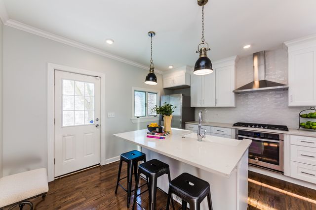 2118 Jackson Avenue, Evanston, IL 60201