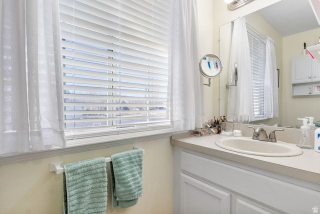 9976 N OAK RD, Cedar Hills, UT 84062