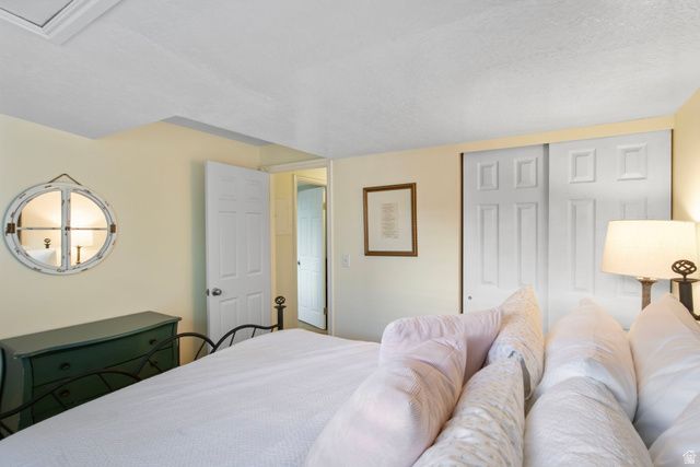 9976 N OAK RD, Cedar Hills, UT 84062