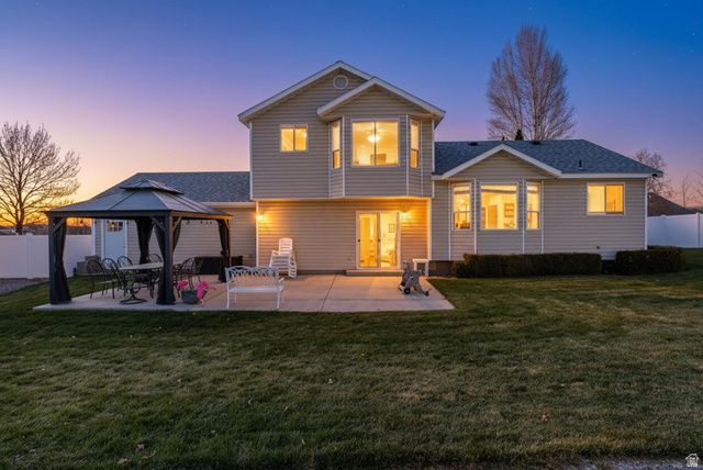 9976 N OAK RD, Cedar Hills, UT 84062