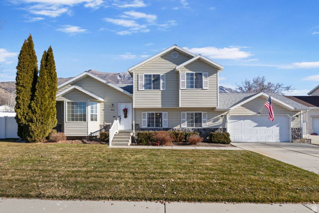 9976 N OAK RD, Cedar Hills, UT 84062