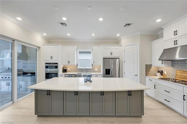 1504 Derna ST, Naples, FL 34114