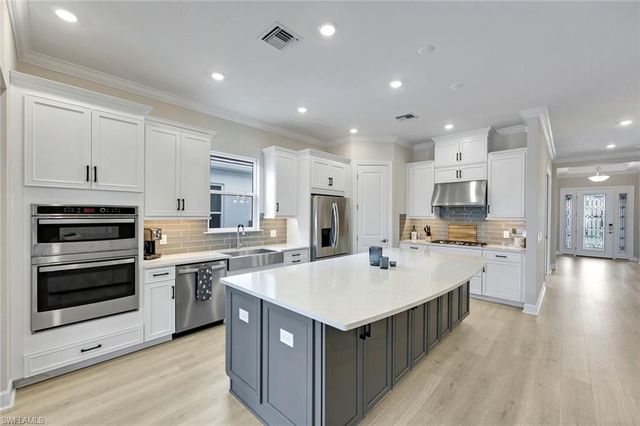 1504 Derna ST, Naples, FL 34114