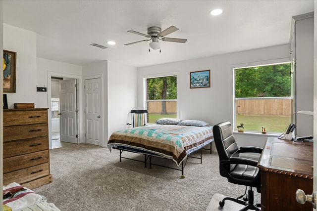7700 County Road 3700, Athens, TX 75752