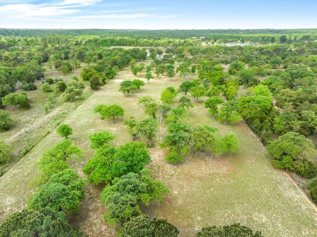7700 County Road 3700, Athens, TX 75752