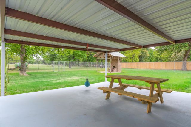 7700 County Road 3700, Athens, TX 75752
