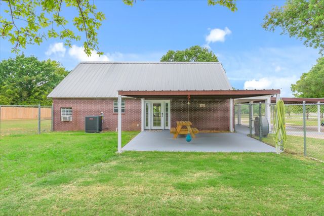 7700 County Road 3700, Athens, TX 75752