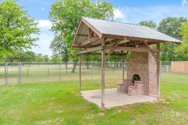 7700 County Road 3700, Athens, TX 75752