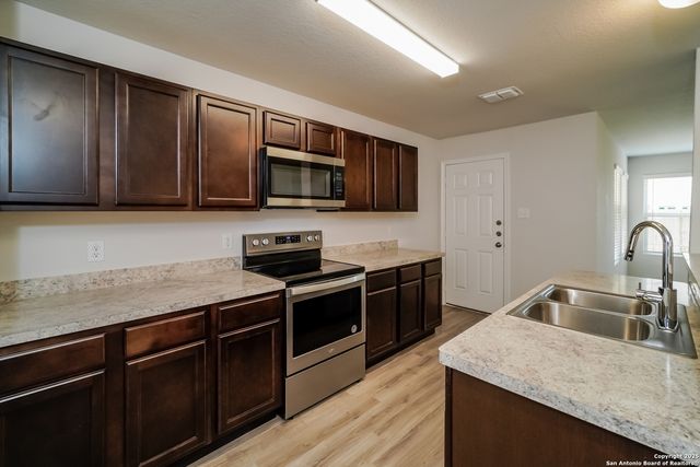 10420 Green Branch, San Antonio, TX 78223