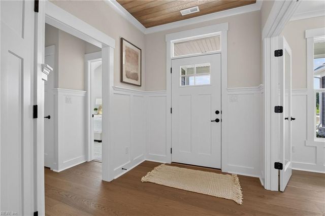 4020 Tucker LN, Chesapeake, VA 23322