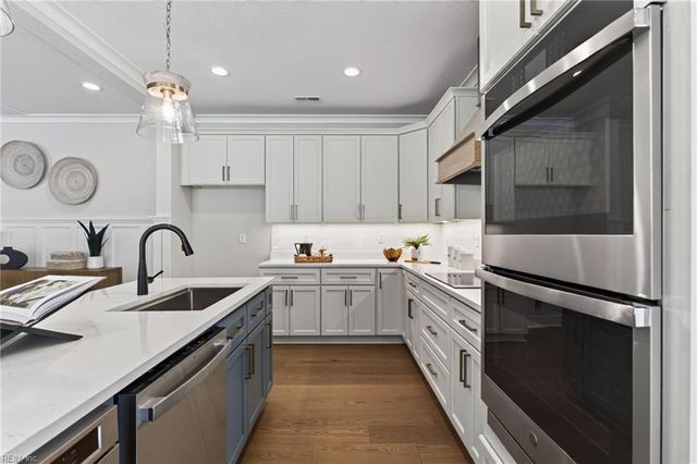 4020 Tucker LN, Chesapeake, VA 23322