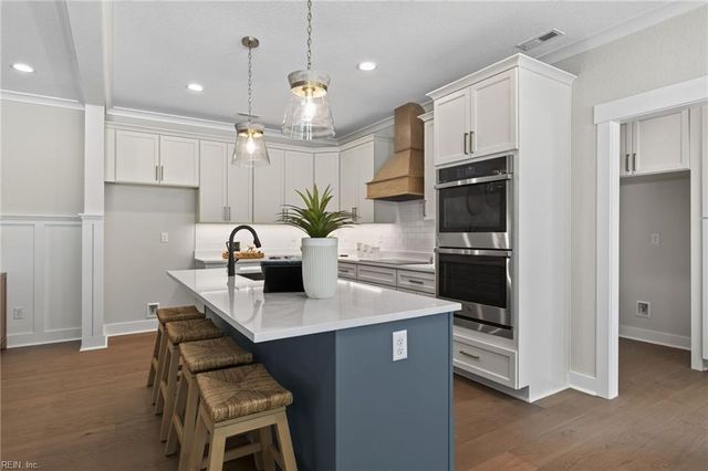4020 Tucker LN, Chesapeake, VA 23322