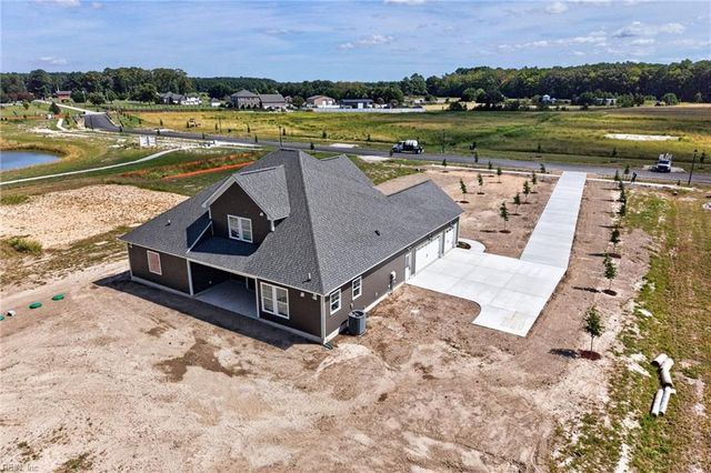 4020 Tucker LN, Chesapeake, VA 23322