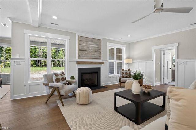4020 Tucker LN, Chesapeake, VA 23322