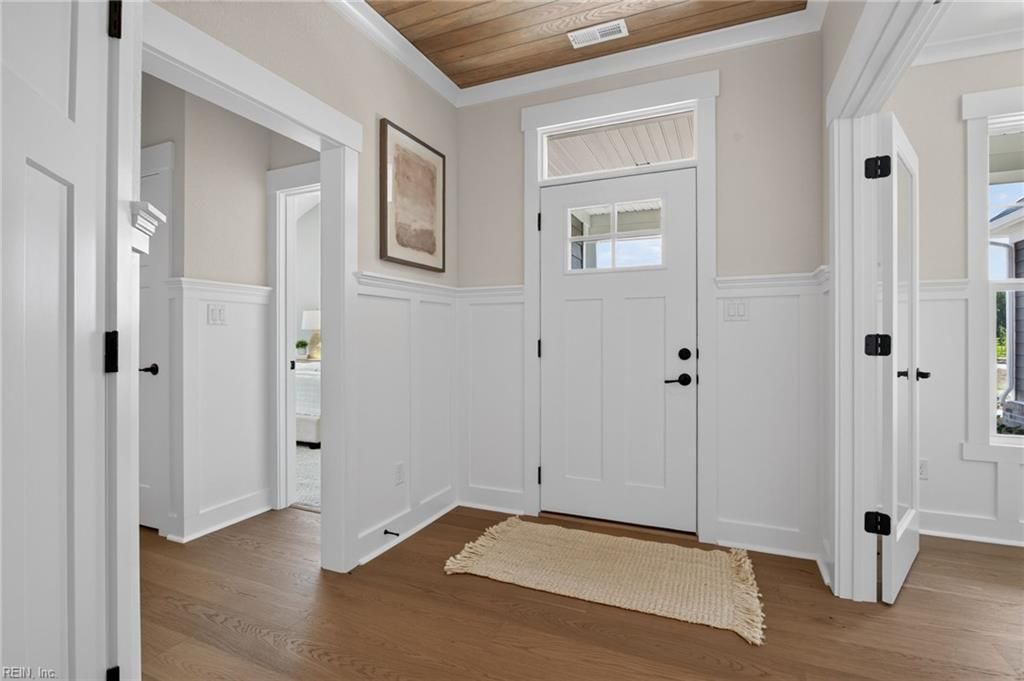 4020 Tucker LN, Chesapeake, VA 23322