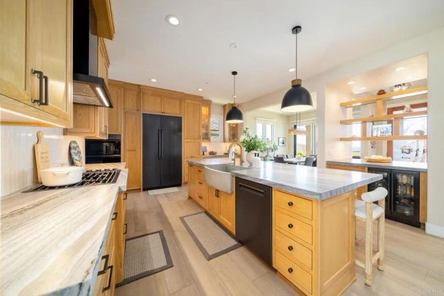 1922 S Pacific St., Oceanside, CA 92054