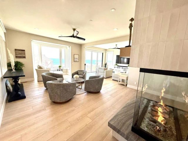1922 S Pacific St., Oceanside, CA 92054