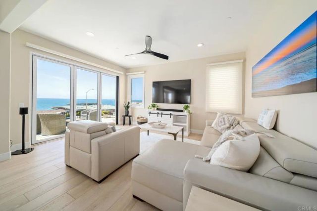 1922 S Pacific St., Oceanside, CA 92054